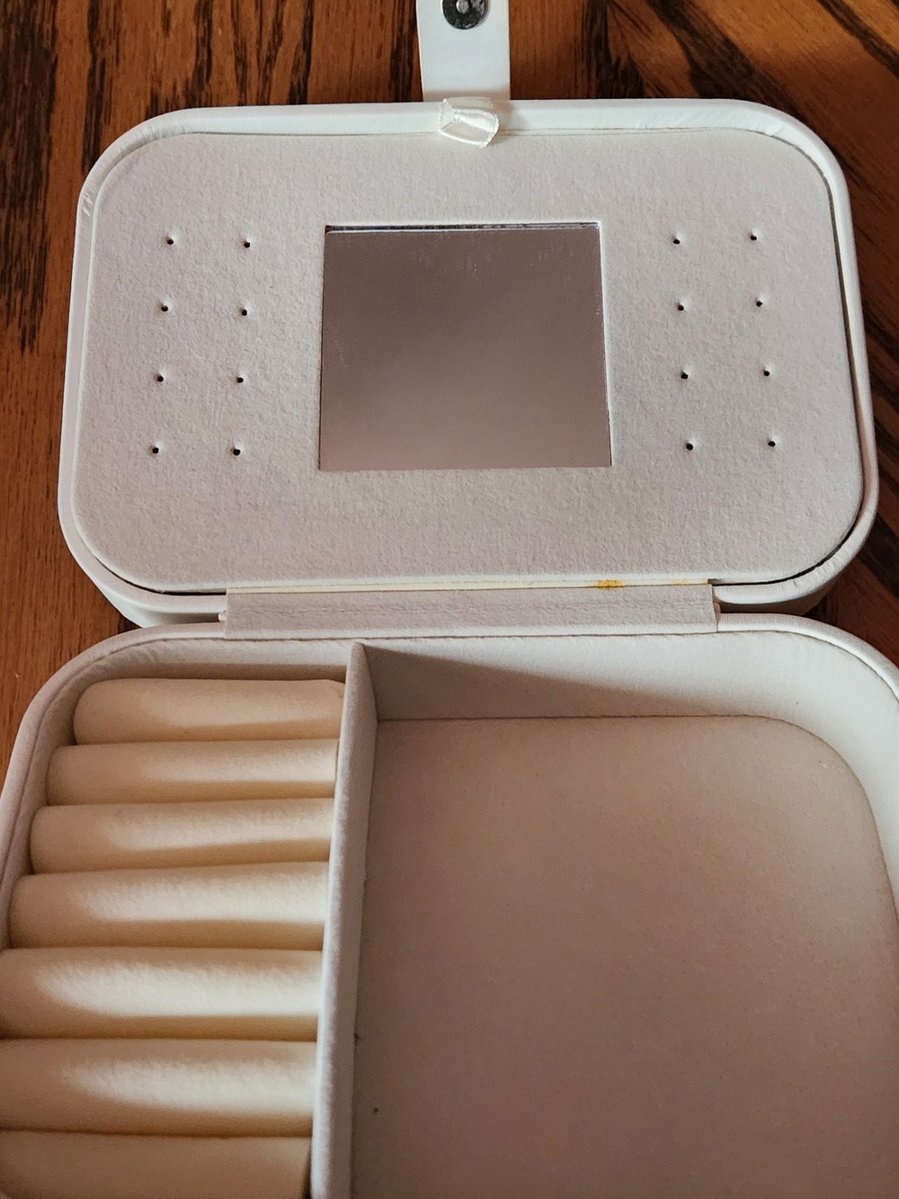Compact White Jewelry Travel Case with Mirror